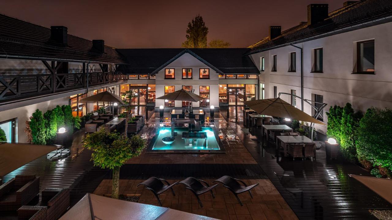 Hotel Amazonka Conference And Spa Цехоцинек Экстерьер фото