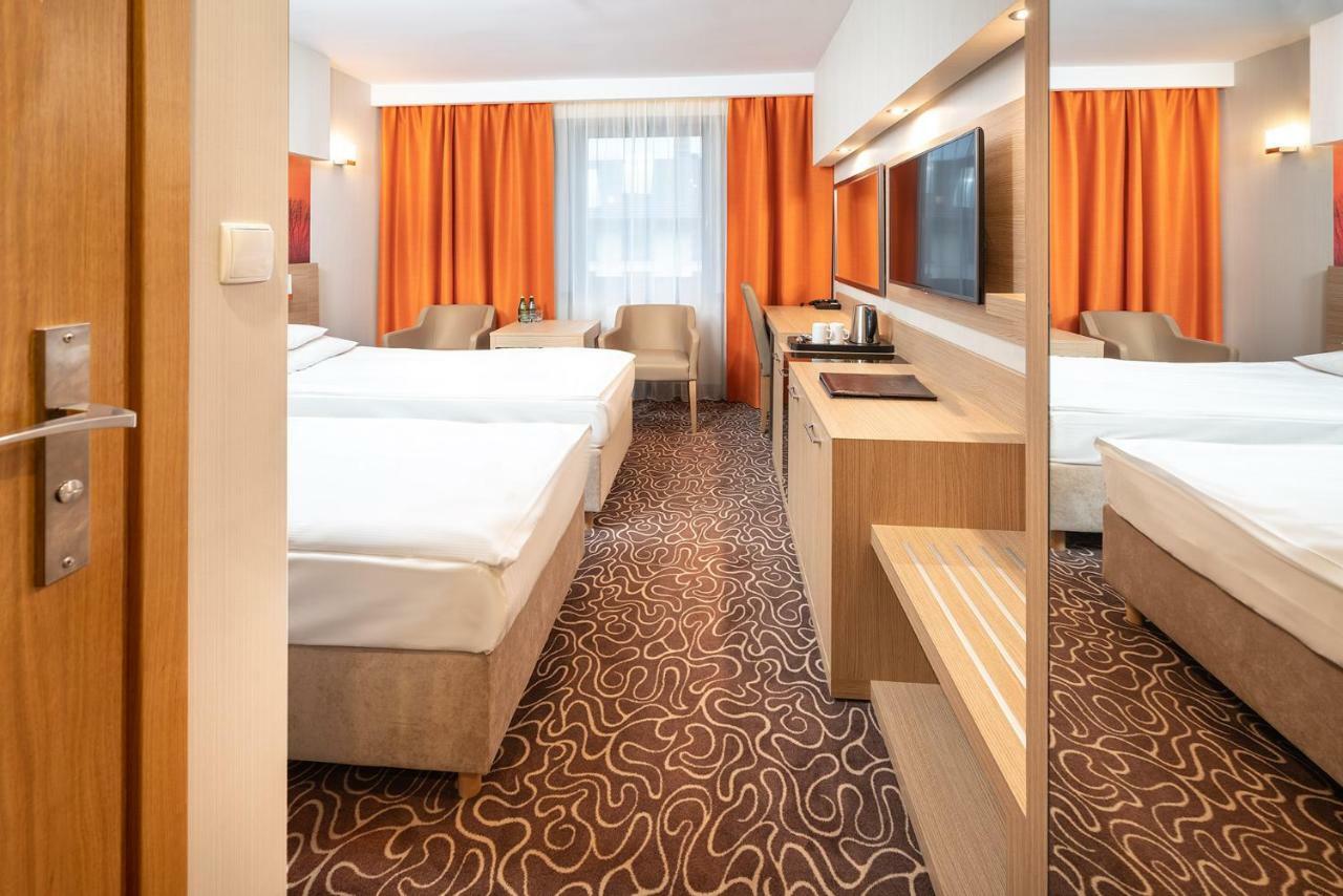 Hotel Amazonka Conference And Spa Цехоцинек Экстерьер фото